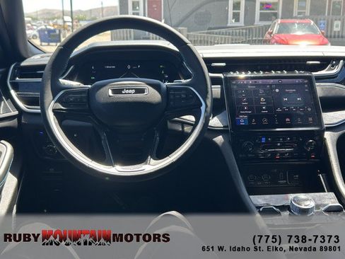 Used 2022 Jeep Grand Cherokee Trailhawk AWD/4WD image 12