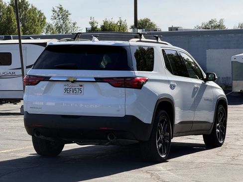 Used 2023 Chevrolet Traverse LT FWD image 5