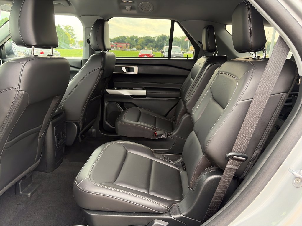 Used 2023 Ford Explorer XLT w/ Equipment Group 202A AWD/4WD image 26