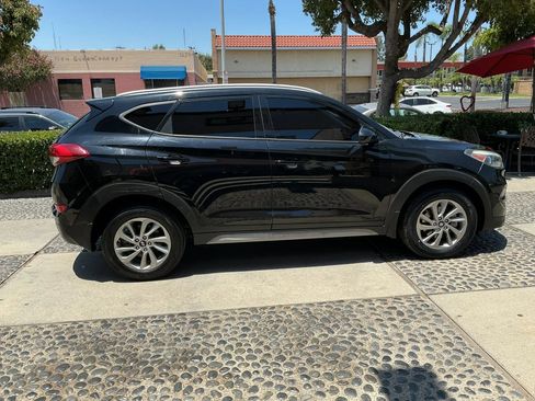 Used 2017 Hyundai Tucson SE w/ SE Popular Package 02 FWD image 4