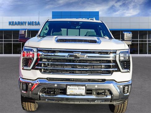 New 2026 Chevrolet Silverado 3500 LTZ w/ LTZ Premium Package image 2