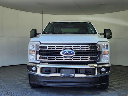 Used 2025 Ford F250 XLT AWD/4WD image 2