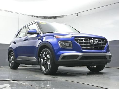 Used 2023 Hyundai Venue SEL FWD image 31