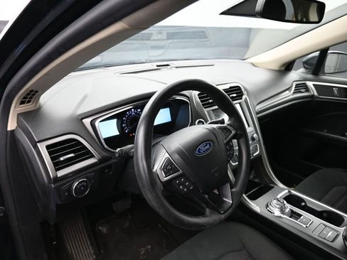 Used 2020 Ford Fusion SE FWD image 17