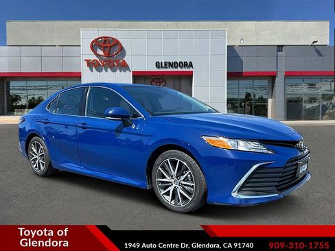 Used 2024 Toyota Camry XLE FWD image 1