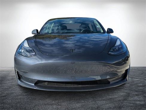 Used 2023 Tesla Model 3 Standard Range image 9