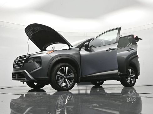 Certified 2024 Nissan Rogue SL w/ SL Premium Package FWD image 50