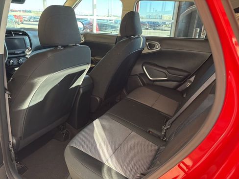 Certified 2022 Kia Soul LX w/ Technology Package image 18