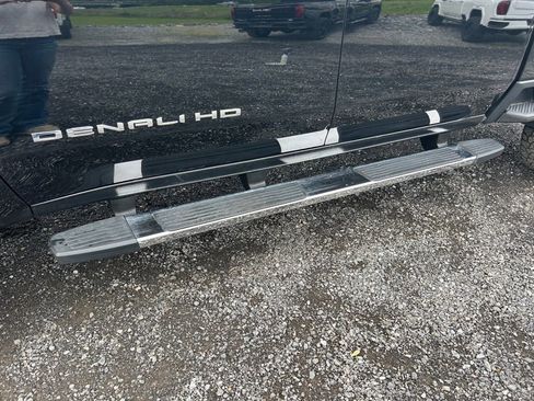 Used 2025 GMC Sierra 2500 Denali AWD/4WD image 9