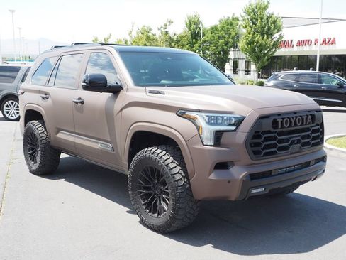 Used 2025 Toyota Sequoia Platinum AWD/4WD image 8