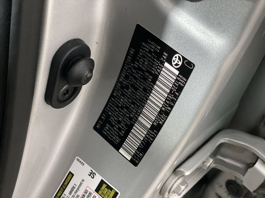 Used 2025 Toyota Corolla LE FWD image 37