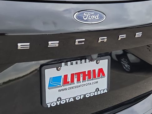 Used 2024 Ford Escape ST-Line FWD image 11