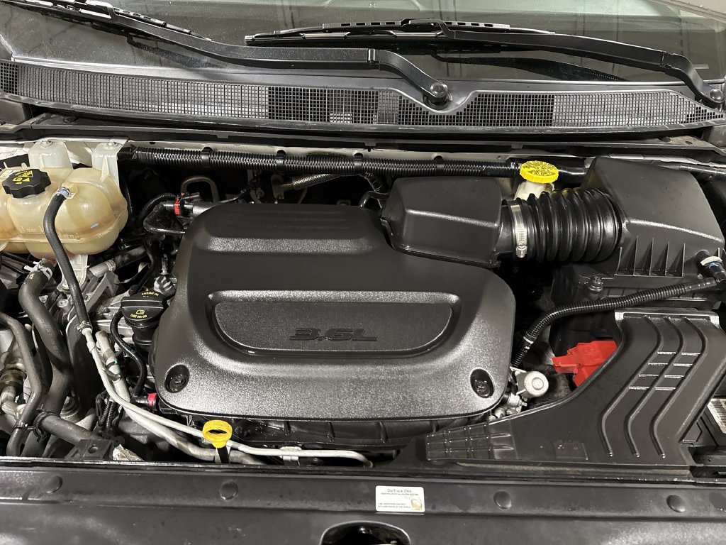 Used 2021 Chrysler Pacifica Touring-L FWD image 25