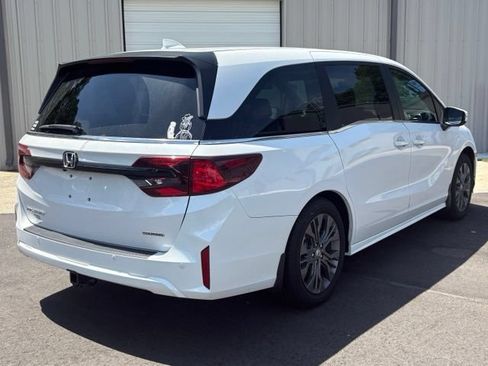 Used 2026 Honda Odyssey Touring image 5