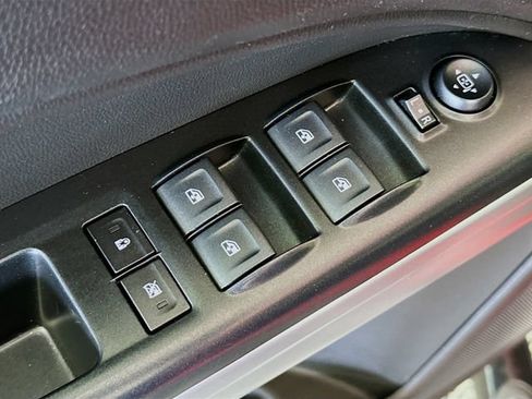 Used 2018 Chevrolet Colorado LT RWD image 19