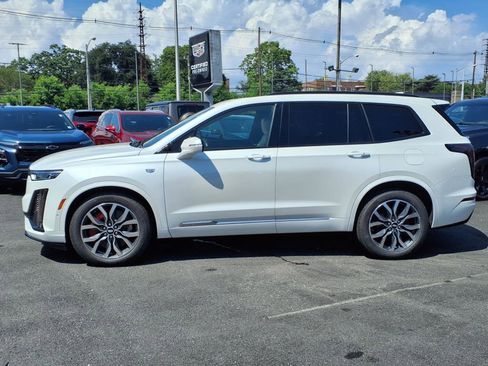 Certified 2022 Cadillac XT6 Sport w/ Technology Package image 8