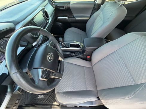 Used 2021 Toyota Tacoma SR5 RWD image 14