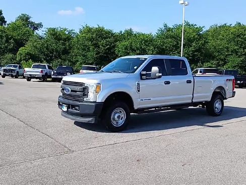 Used 2017 Ford F250 XL w/ Power Equipment Group AWD/4WD image 4