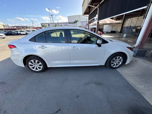 Used 2025 Toyota Corolla LE FWD image 4
