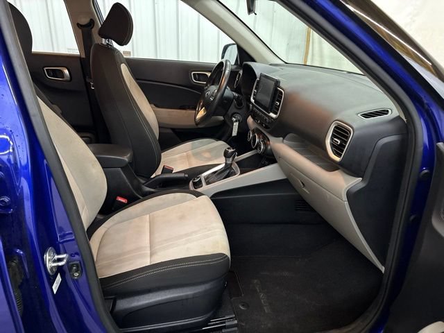 Used 2022 Hyundai Venue SEL FWD image 13