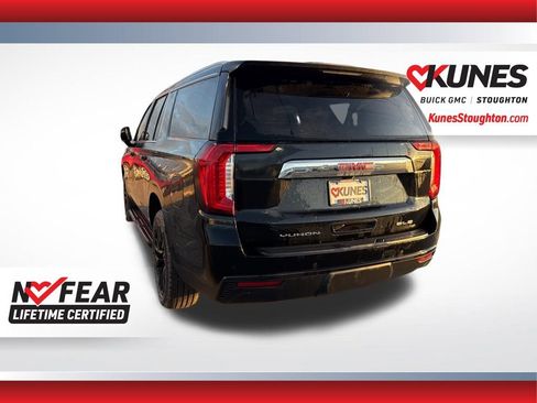 Used 2023 GMC Yukon XL SLE image 10