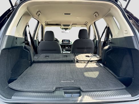 Used 2021 Nissan Rogue SV image 7