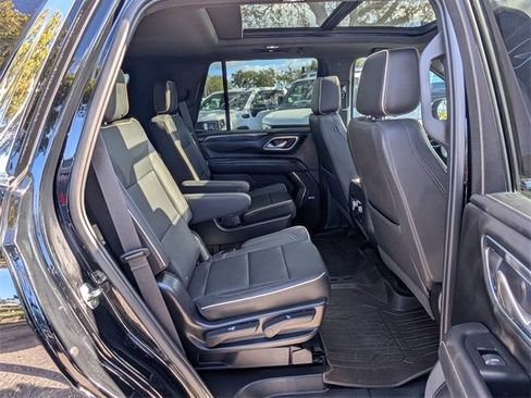 Used 2023 GMC Yukon SLT image 15