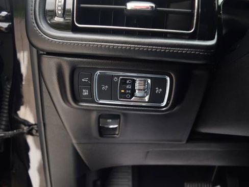 Used 2022 Lincoln Nautilus Reserve w/ Equipment Group 201A AWD/4WD image 7