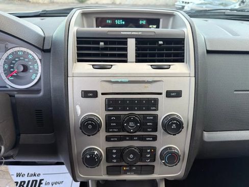 Used 2011 Ford Escape XLT image 17