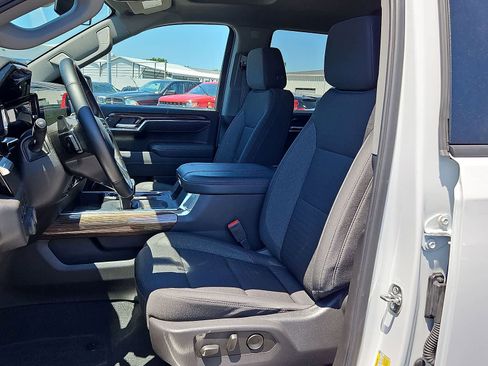 Used 2025 Chevrolet Silverado 1500 LT Trail Boss AWD/4WD image 25