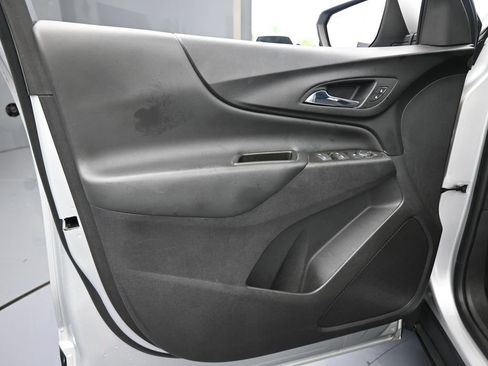 Used 2021 Chevrolet Equinox LT image 16