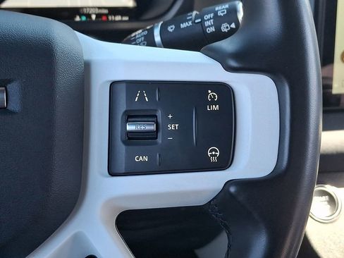 Used 2023 Land Rover Defender 90 S image 27