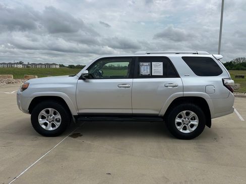 Used 2016 Toyota 4Runner SR5 Premium image 6