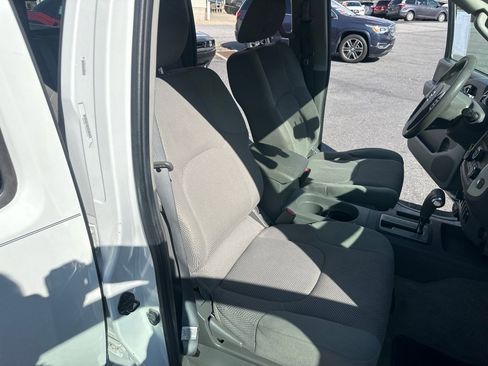 Used 2014 Nissan Frontier SV w/ SV Value Truck Package image 33