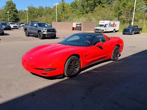 Used 1997 Chevrolet Corvette Coupe w/ Memory Pkg RWD image 5