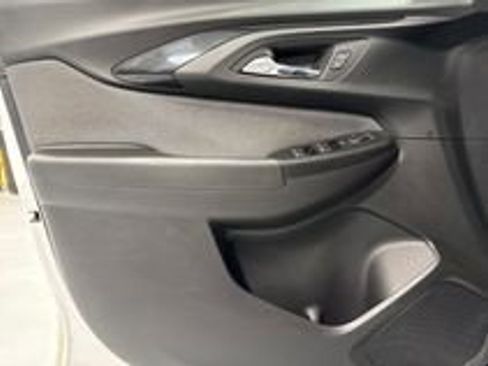 Used 2021 Chevrolet TrailBlazer LS FWD image 25