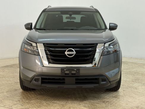 Used 2025 Nissan Pathfinder SV AWD/4WD image 6