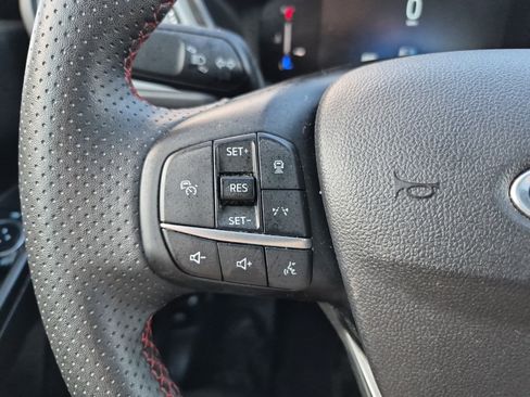 Used 2025 Ford Escape ST-Line w/ Tech Pack #1 FWD image 26