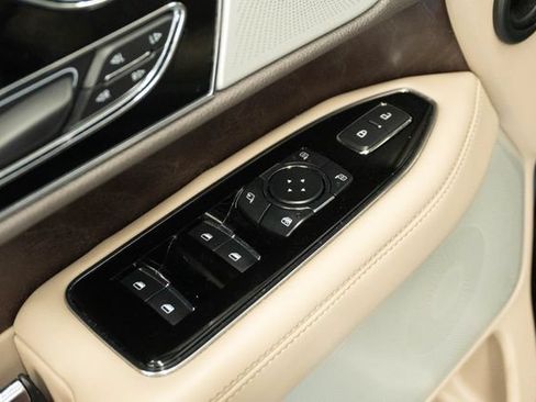 Used 2023 Lincoln Navigator L Reserve AWD/4WD image 6