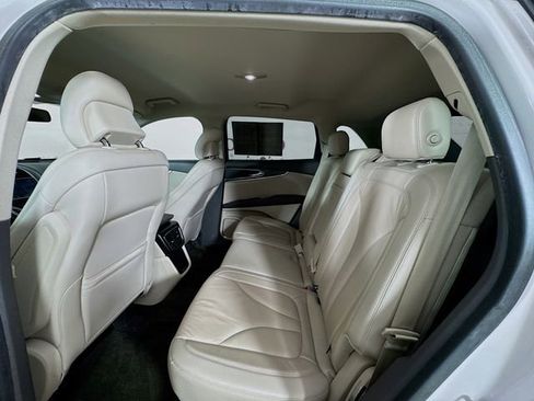 Used 2017 Lincoln MKX Select w/ Select Plus Package image 28