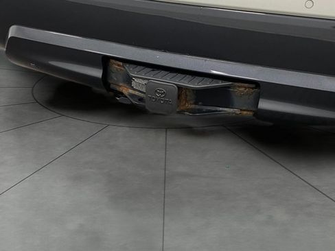 Used 2021 Toyota Highlander Limited image 6