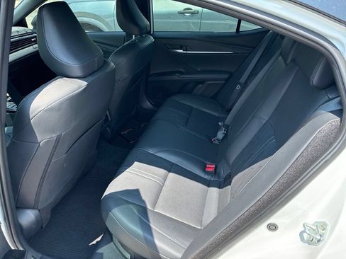 Used 2025 Toyota Camry XSE FWD image 39