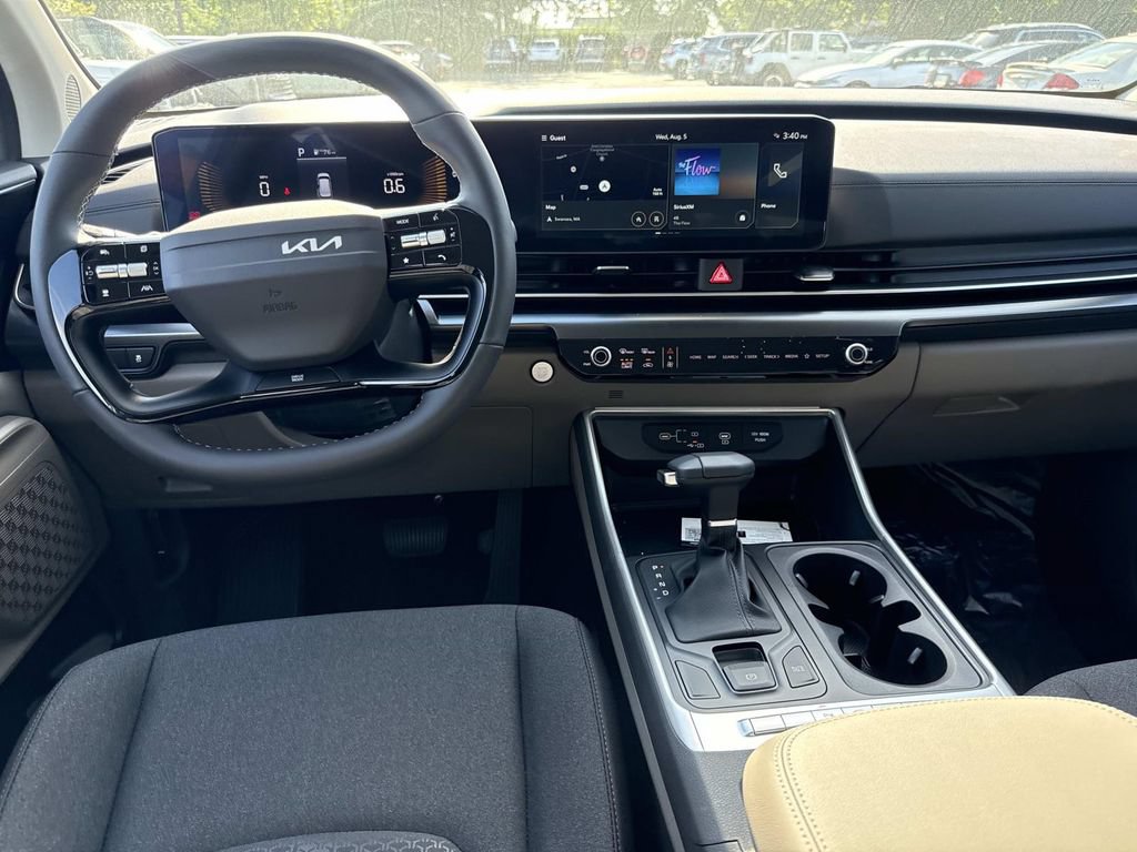New 2027 Kia Carnival LX FWD image 6