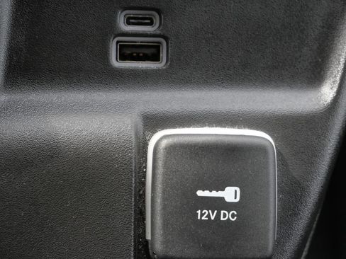 Used 2023 RAM ProMaster 2500 w/ Driver Convenience Group FWD image 21