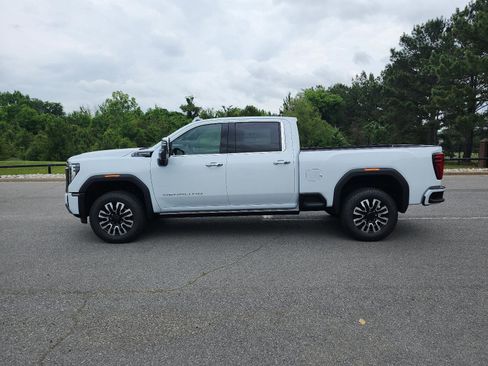 Used 2026 GMC Sierra 2500 Denali Ultimate AWD/4WD image 2