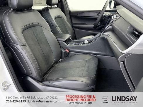 New 2025 Jeep Grand Cherokee Altitude image 11