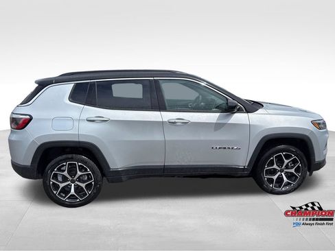 Used 2025 Jeep Compass Limited AWD/4WD image 7