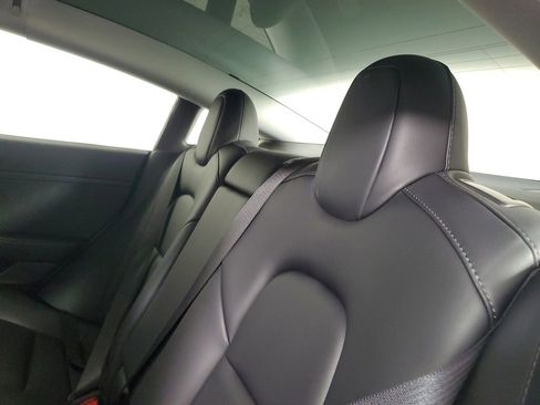 Used 2021 Tesla Model 3 Standard Range Plus image 11