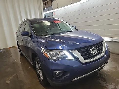 Used 2019 Nissan Pathfinder SL image 3