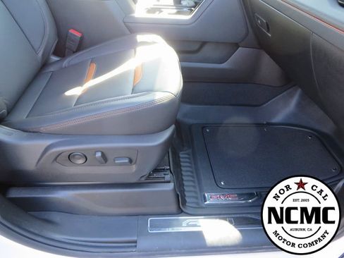 Used 2025 GMC Sierra 1500 AT4 image 53